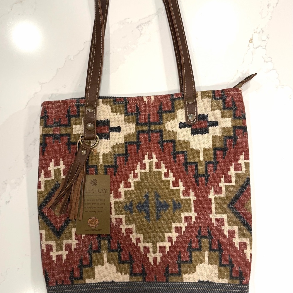 Clea Ray Multicolored‎ Zippered Tote Bag NWT